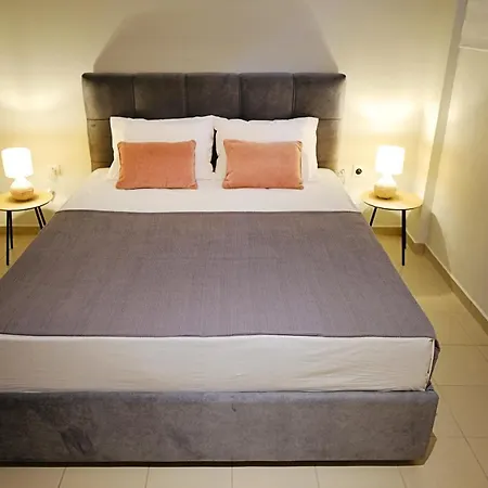 Oasis Garden House Апартаменты Nea Iraklitsa